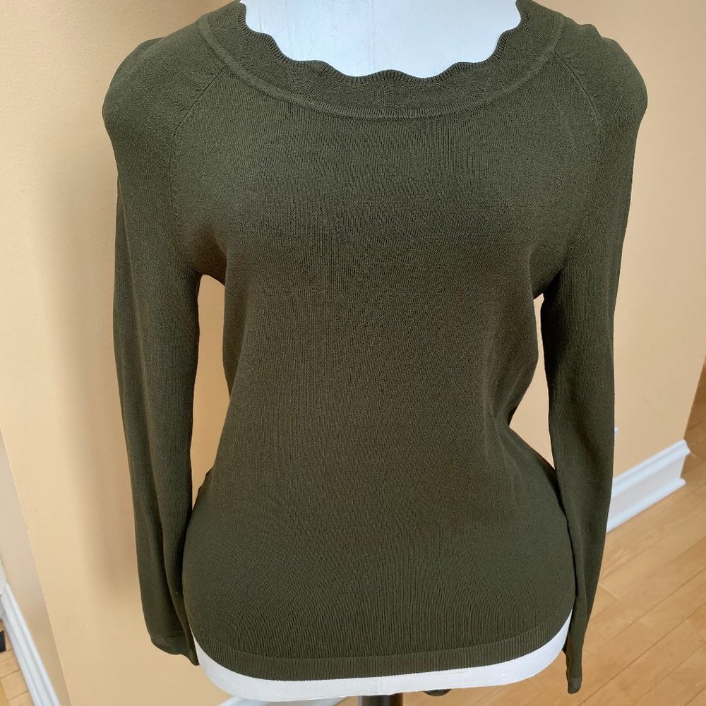 Scalloped Neck Long Sleeve Army Green Sweater